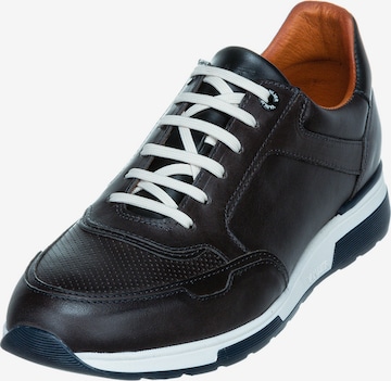 VANLIER Sneakers in Black: front