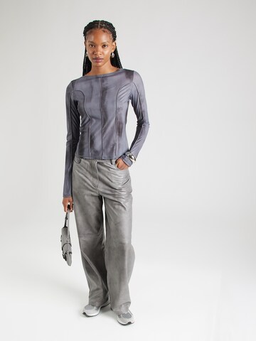 Maglietta 'Lora' di WEEKDAY in grigio