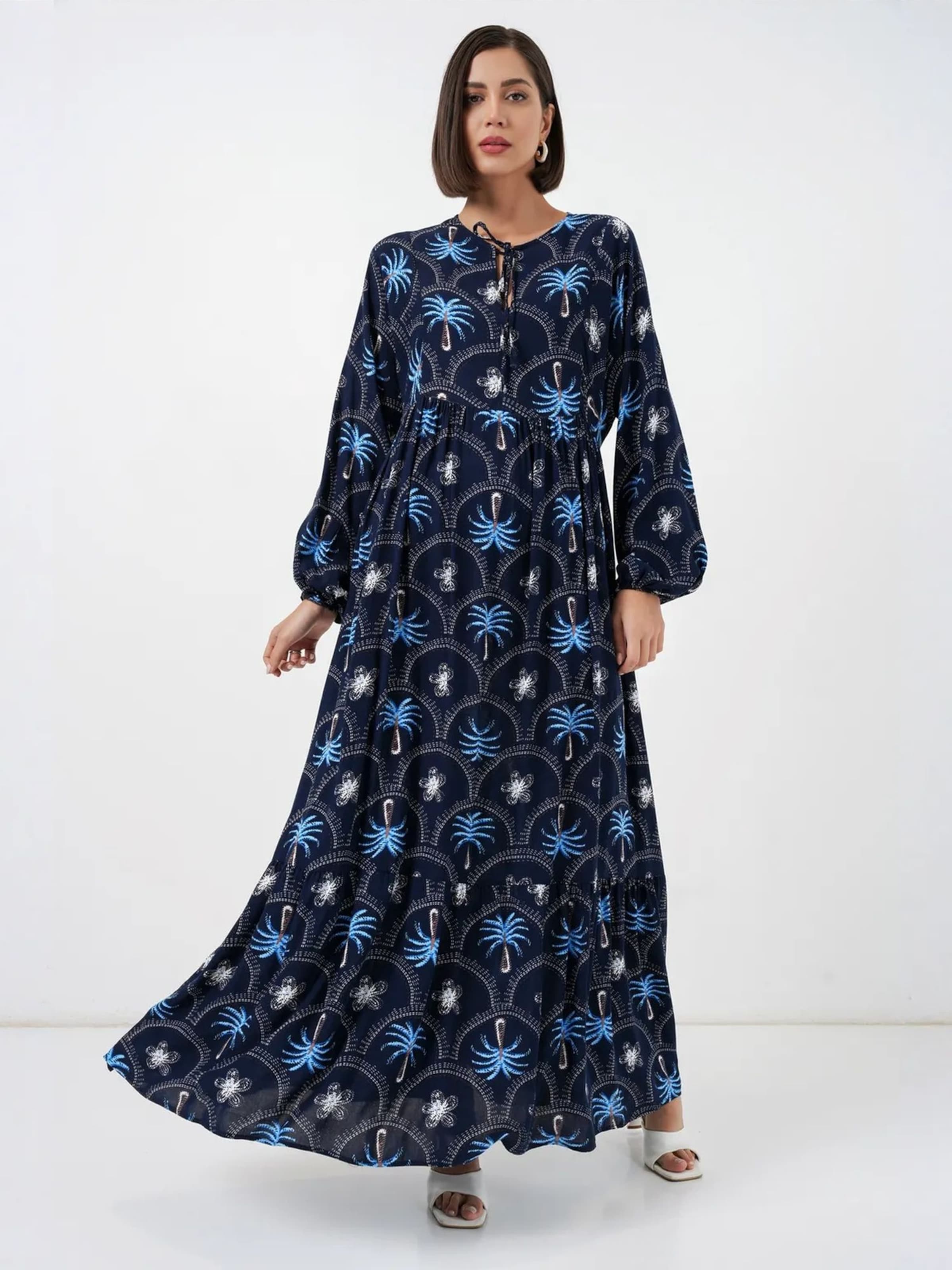 Bigdart Dress in Blue: front