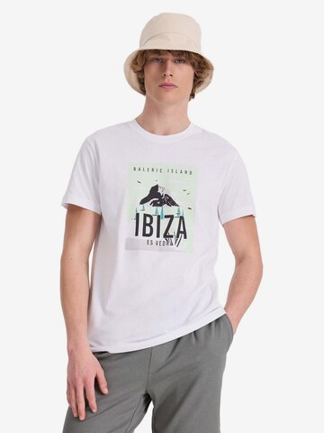 T-Shirt 'VACA IBIZA' WESTMARK LONDON en blanc : devant