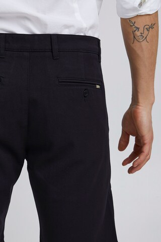 !Solid Slim fit Pants in Blue