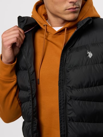 U.S. POLO ASSN. Liivi 'Eugene' värissä musta