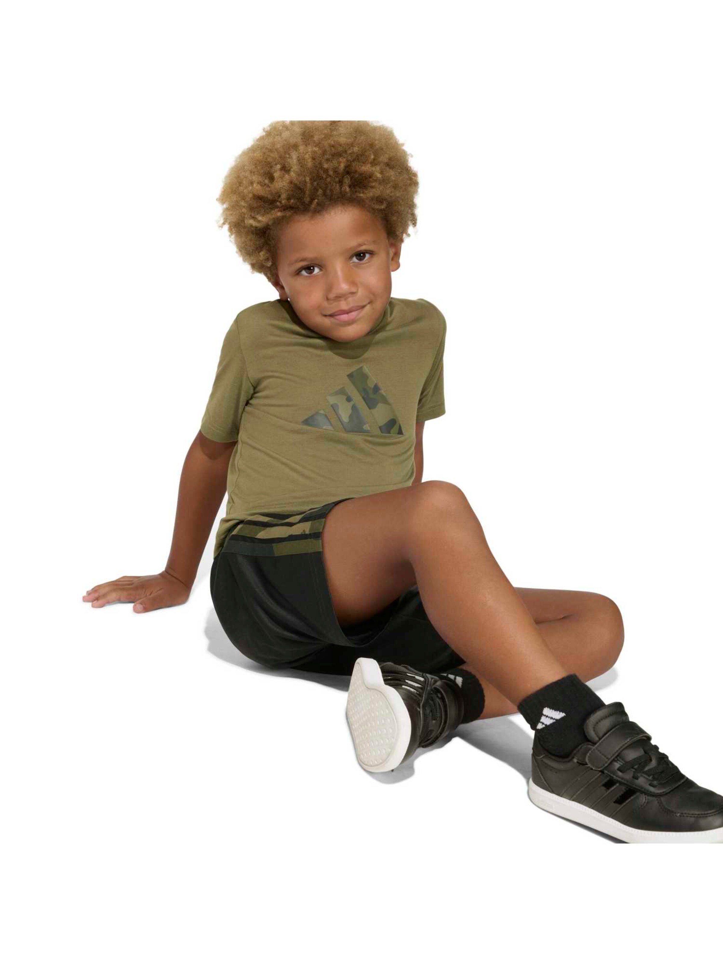 ADIDAS SPORTSWEAR Тренировочный костюм 'Train Essentials' в Зеленый