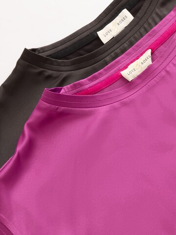 Tricou de la love & roses pe roz