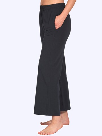 Magadi Loose fit Workout Pants 'Naomi' in Black