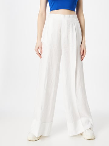 UNITED COLORS OF BENETTON Wide leg Pleated Pants in White: front