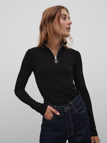 EDITED Shirt 'Svetlana' in Schwarz: predná strana