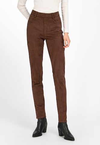 Peter Hahn Regular Pants in Brown: front