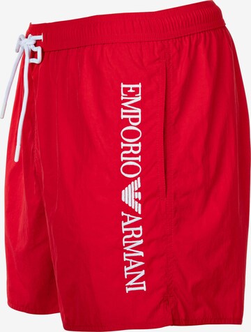 Emporio Armani Badeshorts in Rot