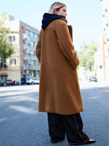 Bershka Between-Seasons Coat in Beige