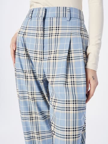 Monki Loose fit Pleat-Front Pants in Blue