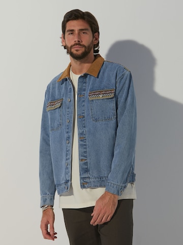 ABOUT YOU x Alvaro Soler Between-Season Jacket 'Enzo' in Blue: front