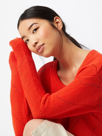 Pullover 'Mari' di Kaffe in rosso