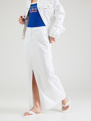 Tommy Jeans Spódnica 'CLAIRE' w kolorze biały: przód