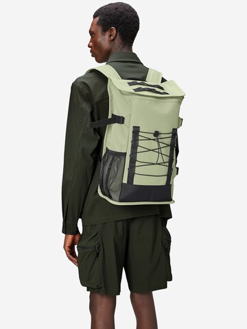 RAINS Rucksack in Grün