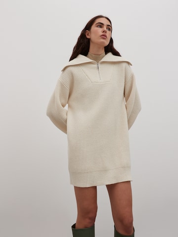 EDITED Knitted dress 'Annine' in Beige: front