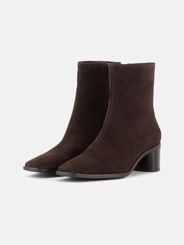 VAGABOND SHOEMAKERS Botki po kostki 'FAY' w kolorze brązowy