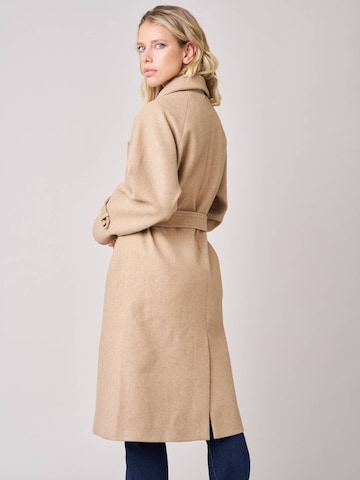 Manteau d’hiver Deeluxe en beige