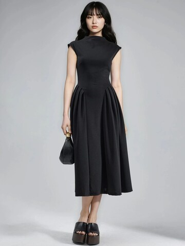Busem Dress in Black: front