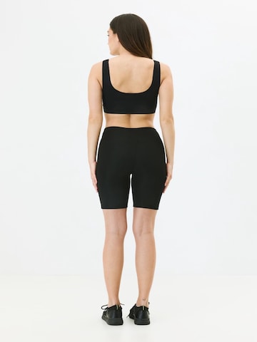 C&City Skinny Shorts in Schwarz