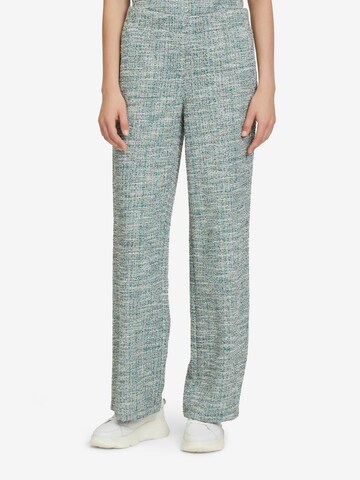 Betty & Co Regular Pants in Green: front