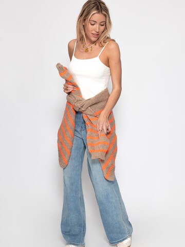 SASSYCLASSY Top in White