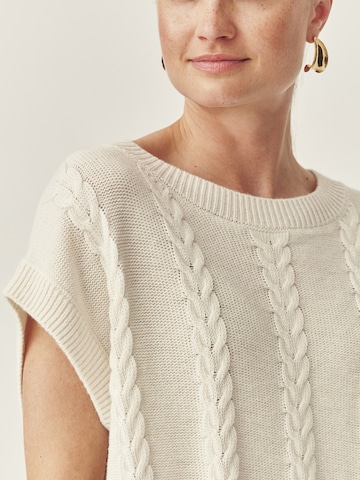 Gilet di TATUUM in bianco