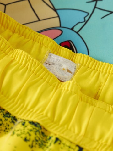 NAME IT Badeshorts 'Pokémon' i gul