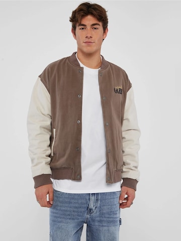 GUESS Between-Season Jacket in Beige