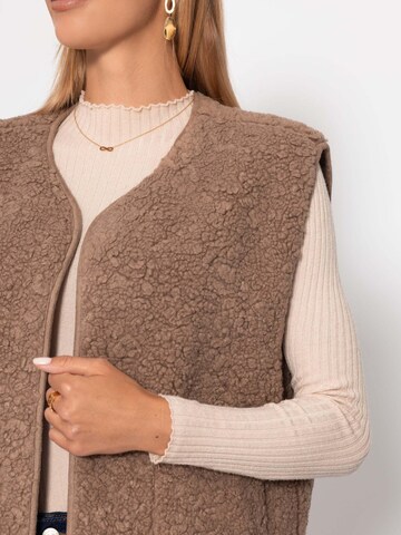 SASSYCLASSY Vest in Brown