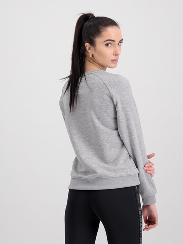 ALPHA INDUSTRIES Sweatshirt in Grey