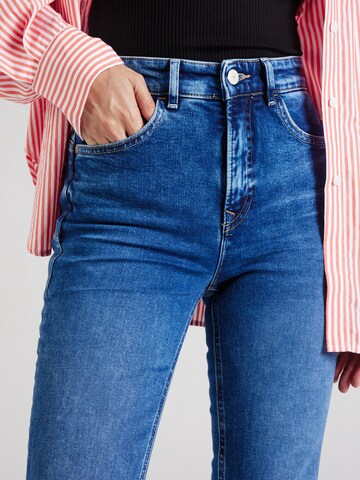 Coupe slim Jean Salsa Jeans en bleu