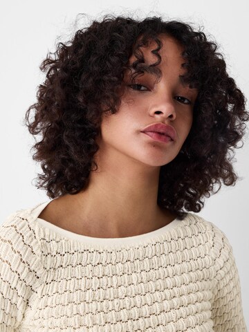 Bershka Langarmshirt in Beige
