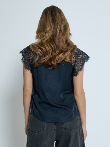 Peppercorn Blouse 'Kia' in Blauw