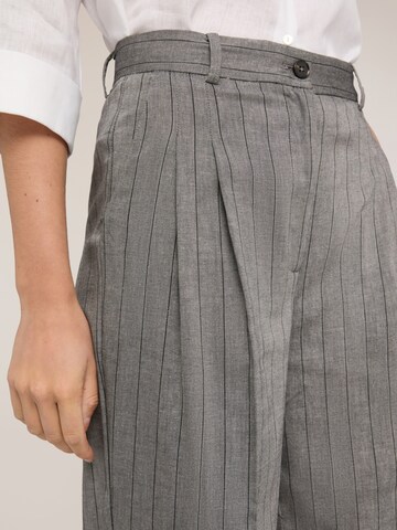 Wide leg Pantaloni di MOTIVI in grigio
