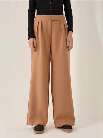 Wide leg Pantaloni 'Hose' di Hiccup in marrone