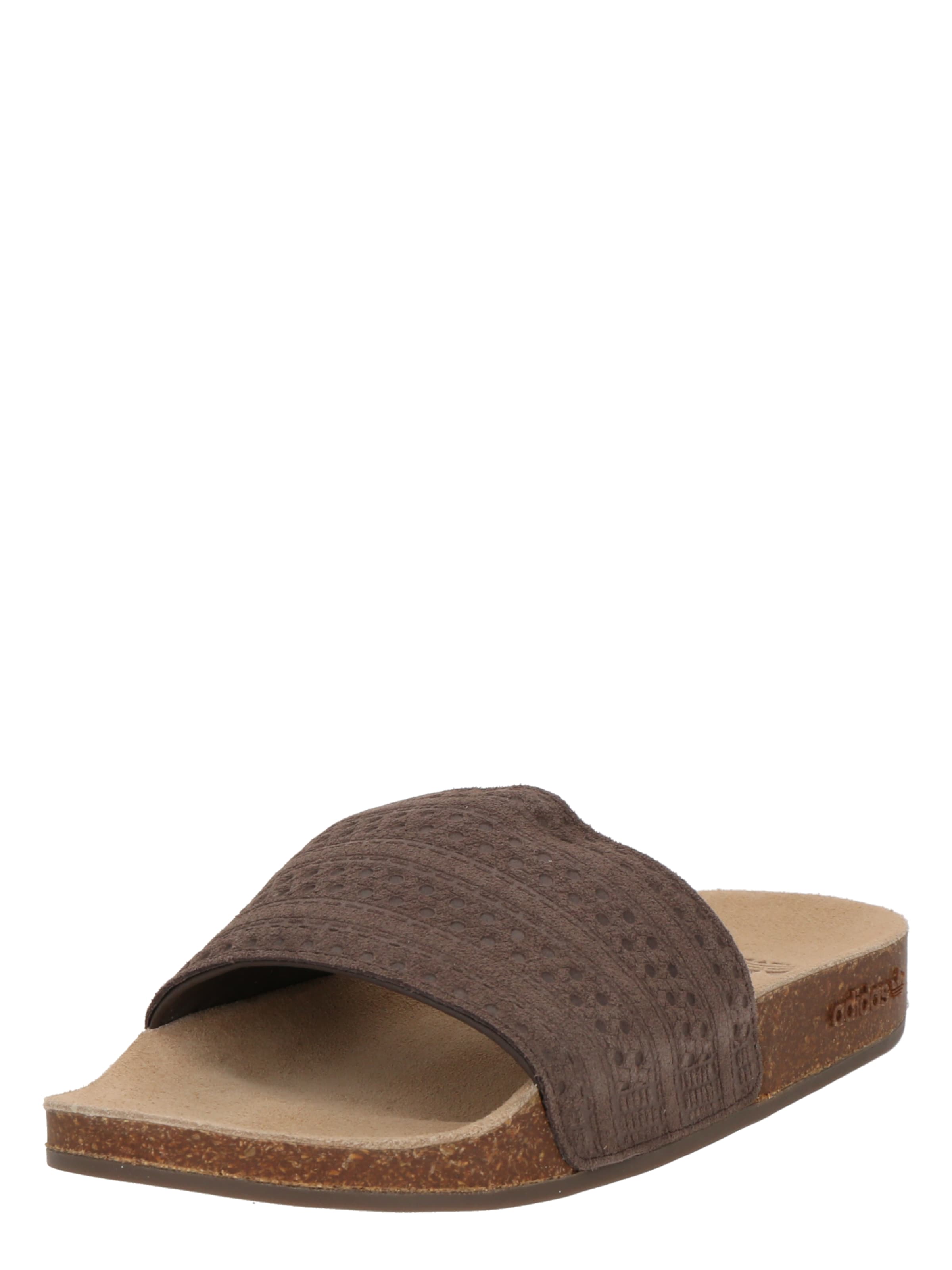 ADIDAS ORIGINALS Μιούλ 'ADILETTE' σε καφέ: μπροστά