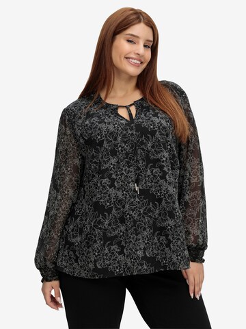 SHEEGO Tunic in Black: front