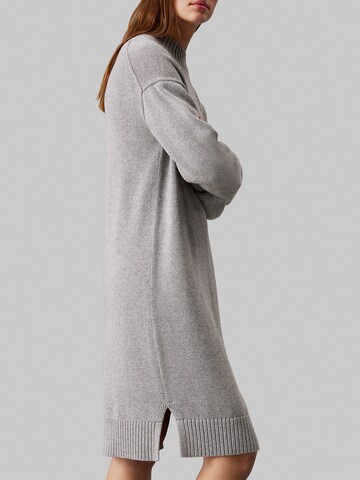Calvin Klein Jeans Strickkleid in Grau