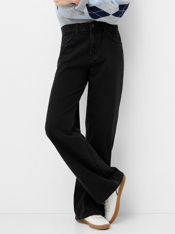 Loosefit Jeans di Bershka in nero: frontale