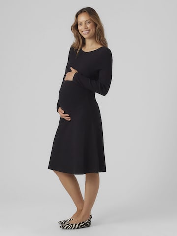 Vero Moda Maternity Gebreide jurk in Zwart: voorkant