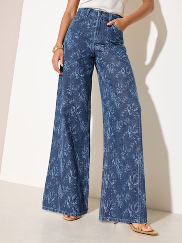 Friends Like These Wide leg Jeans in Blue: front