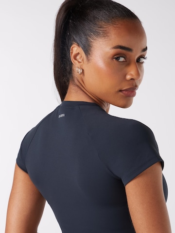 Sport top de la YO-GAYA pe albastru