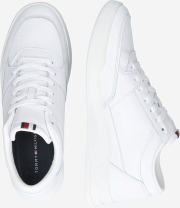 TOMMY HILFIGER Sneakers in White