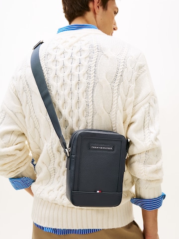 TOMMY HILFIGERTorba preko ramena 'CENTRAL' - plava boja