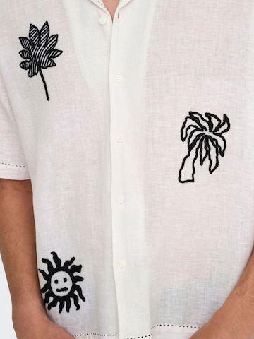 Coupe regular Chemise 'ONSCaidenly' Only & Sons en blanc