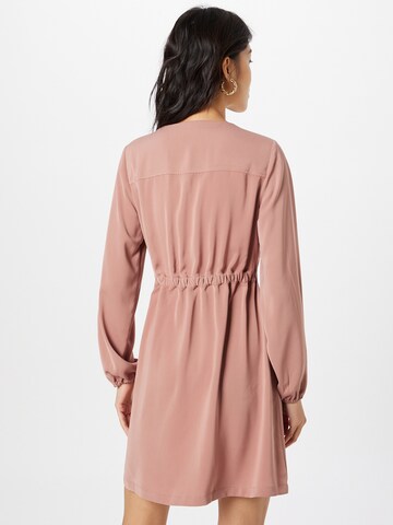 Robe 'Dita' ABOUT YOU en rose