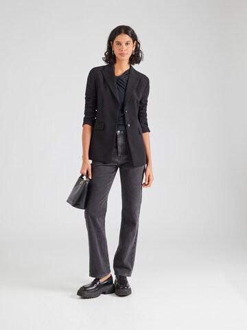 Top de la Abercrombie & Fitch pe negru