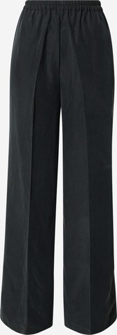 Sisley - Pantalón de pinzas en negro: frente