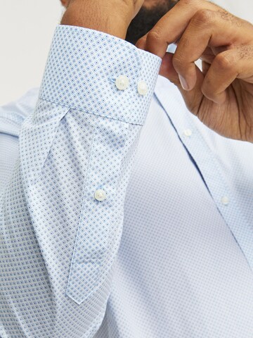Jack & Jones Plus Comfort Fit Hemd in Blau